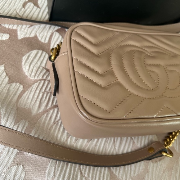 GUCCI GG MARMONT MINI SHOULDER BAG - Picture 13 of 16